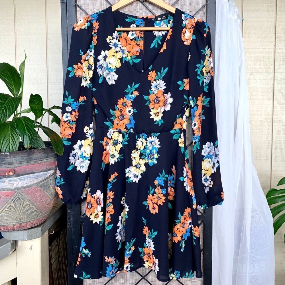 dee elle Long Sleeved Floral Dress Small